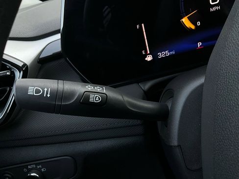 Used 2025 Chevrolet TrailBlazer LT image 33