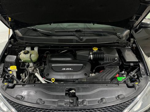 Used 2019 Chrysler Pacifica Limited FWD image 27