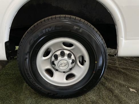 Used 2018 Chevrolet Express 2500 Extended w/ Communications Package image 11