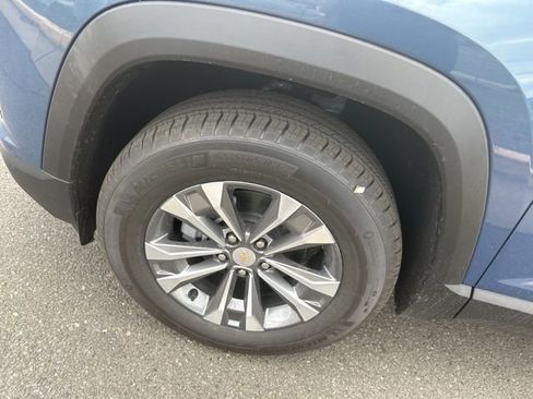 New 2026 Chevrolet Equinox LT w/ Safety and Technology Package AWD/4WD image 8