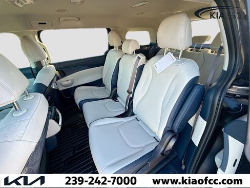 New 2026 Kia Carnival EX FWD image 21
