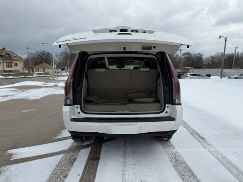 Used 2016 Cadillac Escalade Luxury image 8