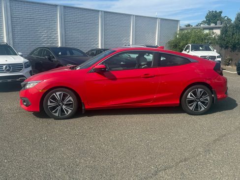 Used 2018 Honda Civic EX-T image 2