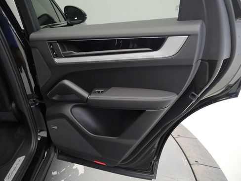 Certified 2024 Porsche Cayenne image 30