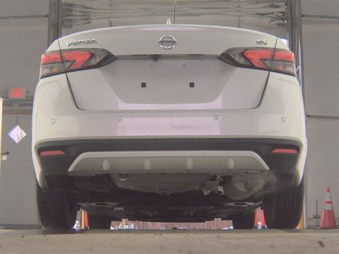 Used 2021 Nissan Versa SV image 8