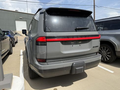 Used 2024 Lexus GX 550 w/ Accessory Package (31) AWD/4WD image 5