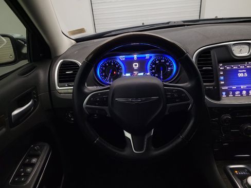 Used 2015 Chrysler 300 C RWD image 22