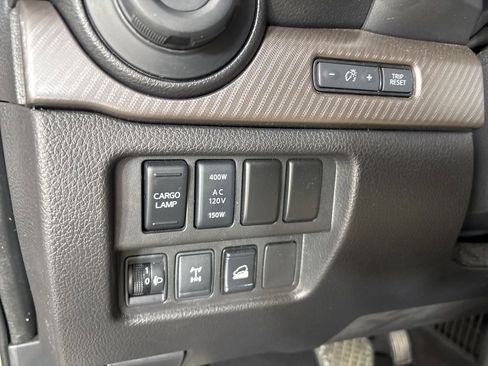 Used 2023 Nissan Titan PRO-4X w/ Pro-4x Convenience Package AWD/4WD image 17