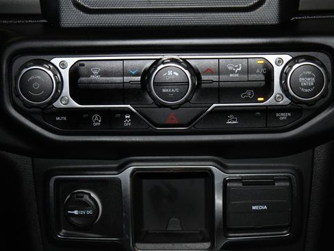 Certified 2023 Jeep Wrangler Sport AWD/4WD image 19
