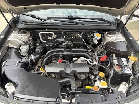 Used 2017 Subaru Outback 2.5i Premium AWD/4WD image 11