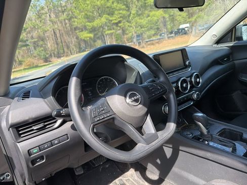 Used 2024 Nissan Sentra S image 9