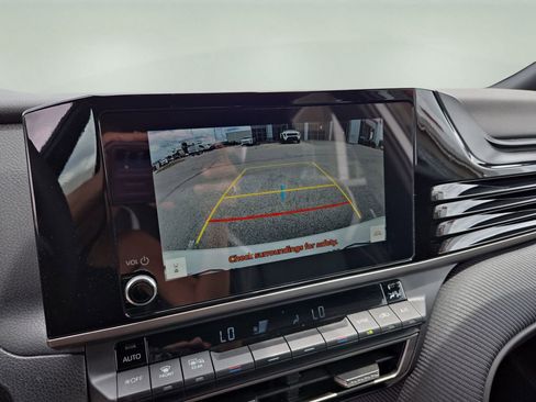 Used 2025 Toyota Camry SE FWD image 22