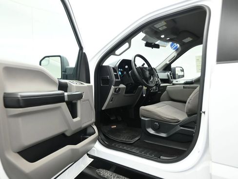 Used 2017 Ford F150 XLT image 8