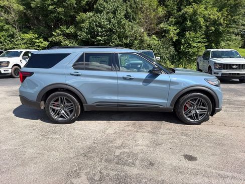 New 2026 Ford Explorer ST-Line w/ ST-Line Street Pack RWD image 2