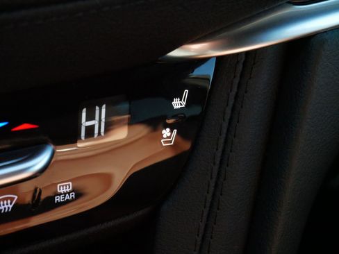 Certified 2023 Cadillac XT5 Sportv w/ LPO, Floor Liner Package image 27