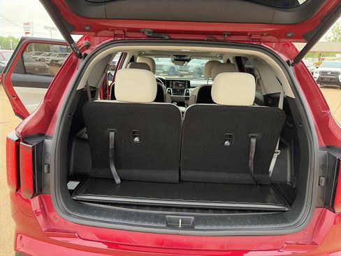 Used 2021 Kia Sorento EX w/ Panoramic Sunroof Package FWD image 10