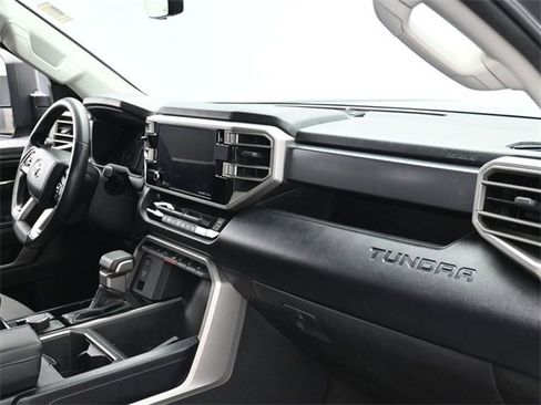 Used 2022 Toyota Tundra SR5 w/ SR5 Convenience Package image 29