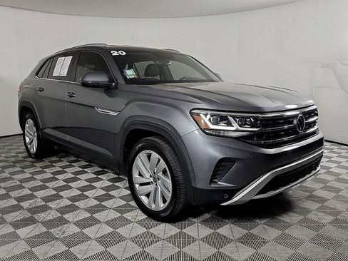 Used 2020 Volkswagen Atlas Cross Sport SE w/ Towing Package FWD image 3