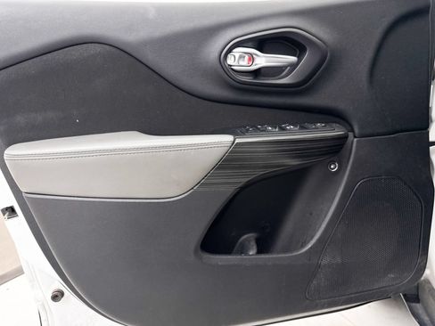 Used 2014 Jeep Cherokee Latitude AWD/4WD image 20