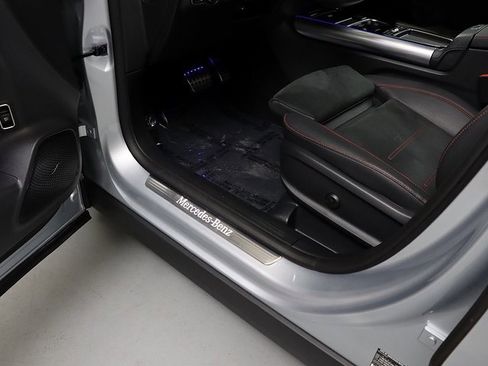 Certified 2025 Mercedes-Benz GLA 250 4MATIC image 28