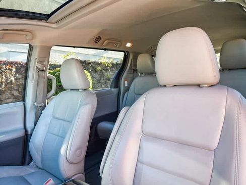 Certified 2017 Toyota Sienna XLE w/ XLE Navigation Package image 18