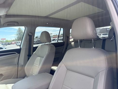 Used 2023 Volkswagen Atlas SE w/ Panoramic Sunroof Package AWD/4WD image 11