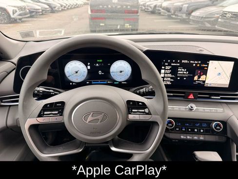 Certified 2024 Hyundai Elantra SEL FWD image 11
