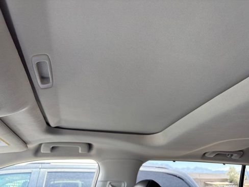 Used 2022 Toyota Highlander XLE image 24