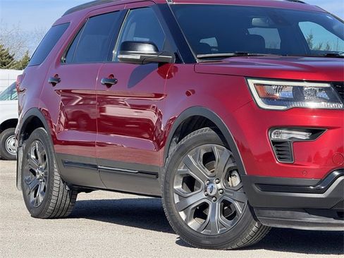 Used 2018 Ford Explorer Sport w/ Equipment Group 401A image 3