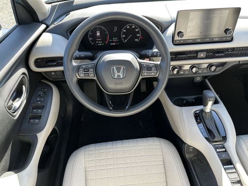 Used 2025 Honda HR-V LX image 12