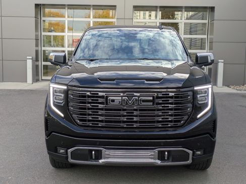 Used 2025 GMC Sierra 1500 Denali Ultimate image 9