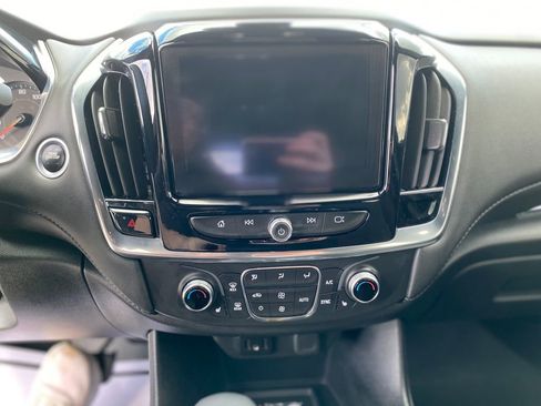 Used 2023 Chevrolet Traverse LT FWD image 25
