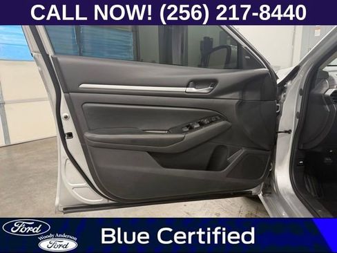 Used 2023 Nissan Altima 2.5 SV FWD image 22