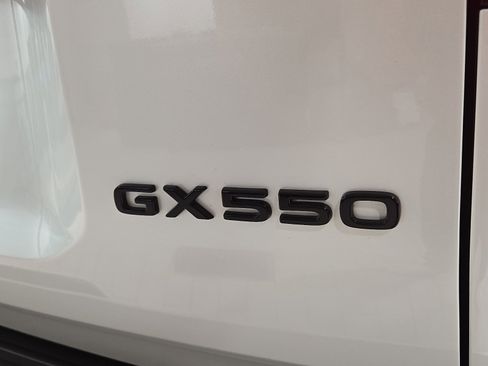 Used 2024 Lexus GX 550 image 32