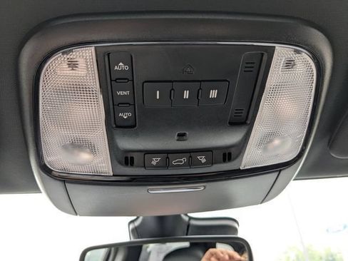 Used 2024 Dodge Durango GT AWD/4WD image 34