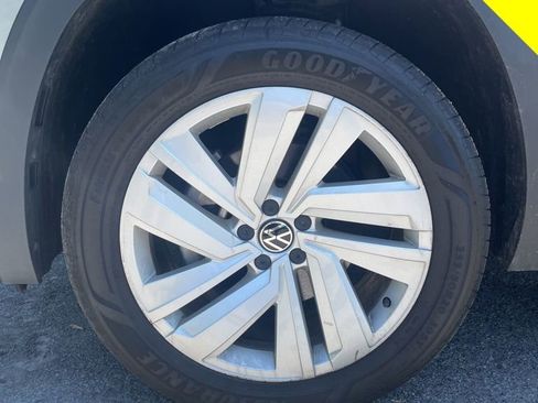 Certified 2022 Volkswagen Atlas Cross Sport SE AWD/4WD image 11