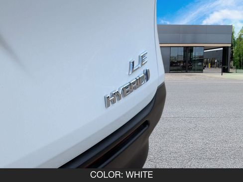 Used 2023 Toyota Sienna LE image 12