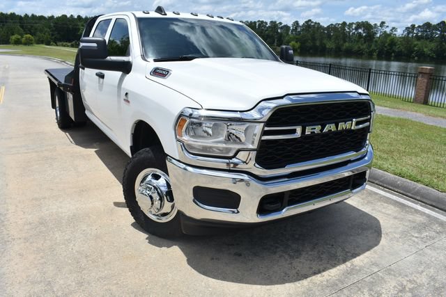 Used 2023 RAM 3500 Tradesman w/ Chrome Appearance Group AWD/4WD image 2
