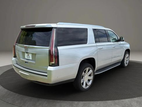 Used 2020 Cadillac Escalade ESV Luxury AWD/4WD image 5