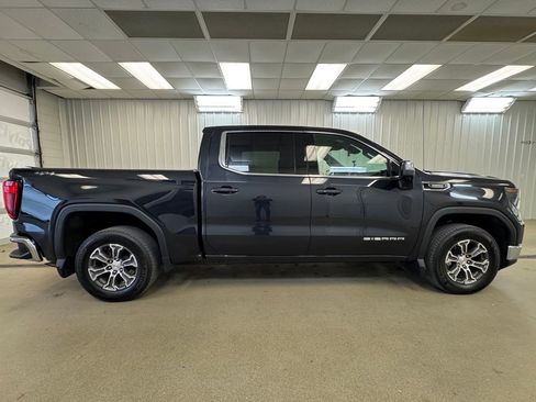 Used 2024 GMC Sierra 1500 SLE w/ Preferred Package image 5