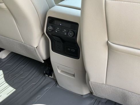 Used 2023 GMC Acadia Denali w/ Denali Ultimate Package FWD image 33