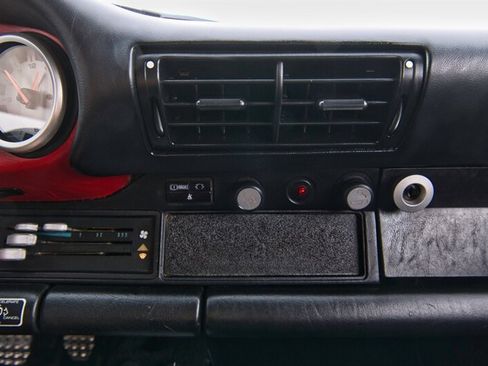 Used 1989 Porsche 911 Carrera RWD image 38