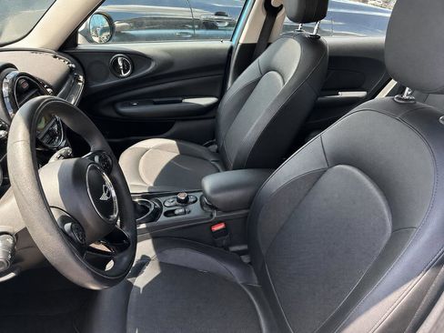 Used 2016 MINI Cooper Clubman FWD image 4