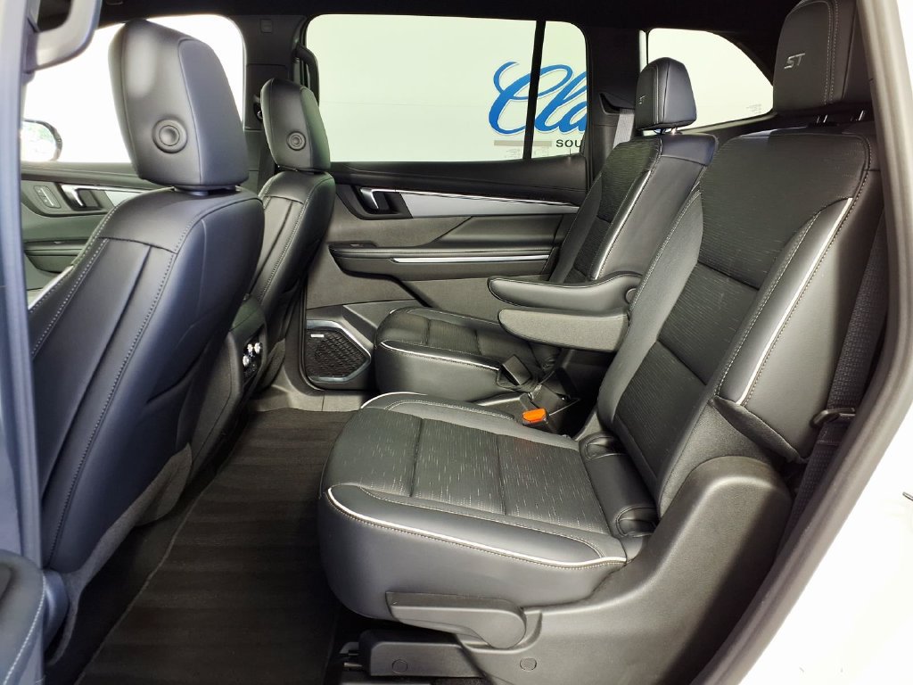 Used 2026 Buick Enclave Sport Touring FWD image 8