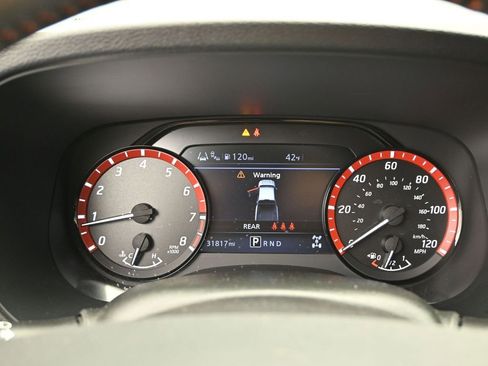 Used 2023 Nissan Frontier PRO-4X w/ Pro-4X Premium Package AWD/4WD image 13