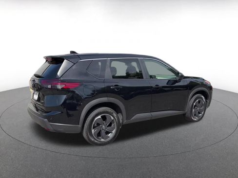 Used 2025 Nissan Rogue SV AWD/4WD image 12