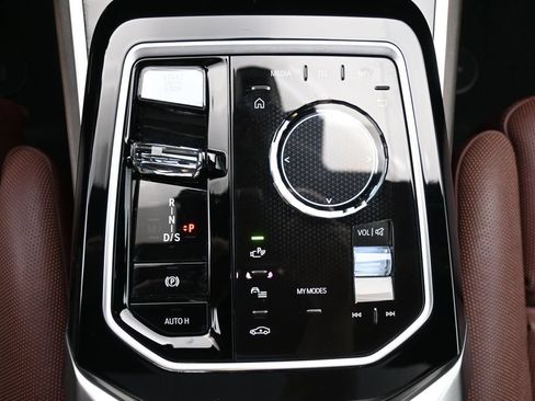 Used 2023 BMW 760i xDrive AWD/4WD image 21