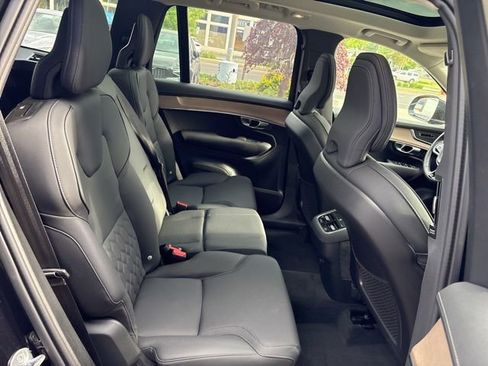 Used 2025 Volvo XC90 B6 Plus AWD/4WD image 14