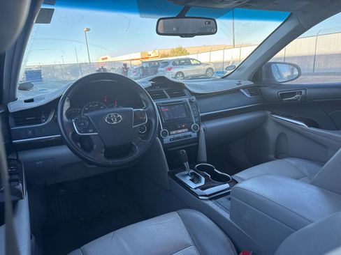 Used 2013 Toyota Camry XLE w/ Leather Pkg image 10