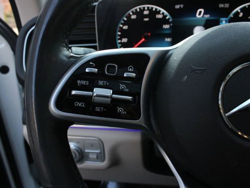 Used 2020 Mercedes-Benz GLE 350 4MATIC w/ Premium Package image 32